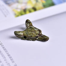 Load image into Gallery viewer, 1pcs Fashion Natural Crystal Carved Wolf Head Pendant Rose Quartz Fluorite Amethyst Natural Mineral Pendant Jewelry DIY Gift